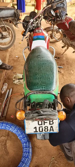 Bajaj Boxer 2023 Red