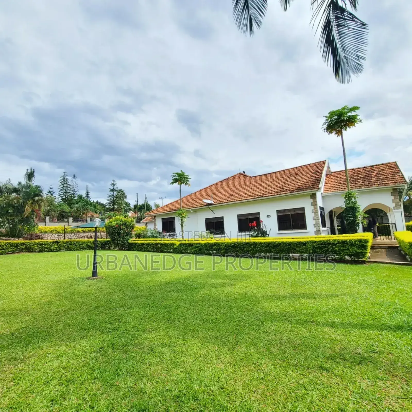5bdrm Bungalow in Lubowa, Central Division for rent