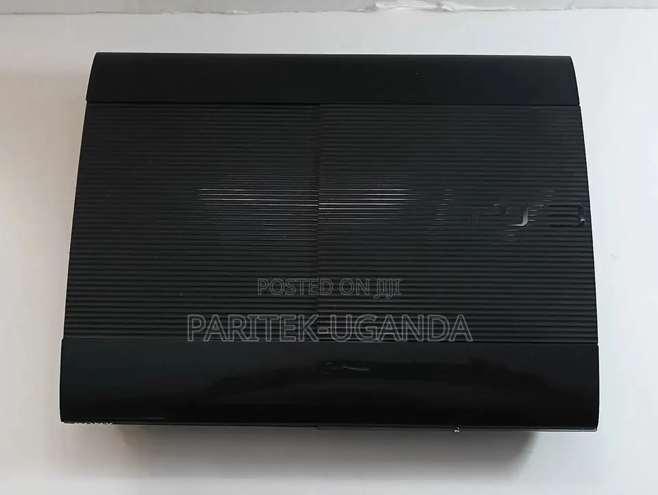 Sony Playstation 3 Super Slim Cech-4001b 250gb [2x Games, 2x Controlle