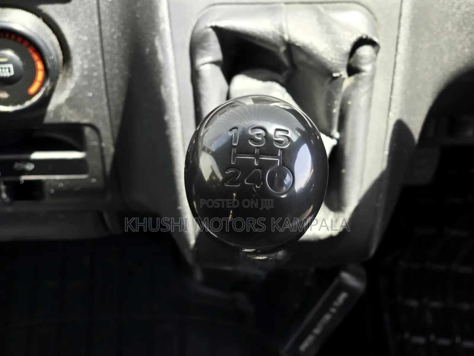 Toyota HiAce 2012 White