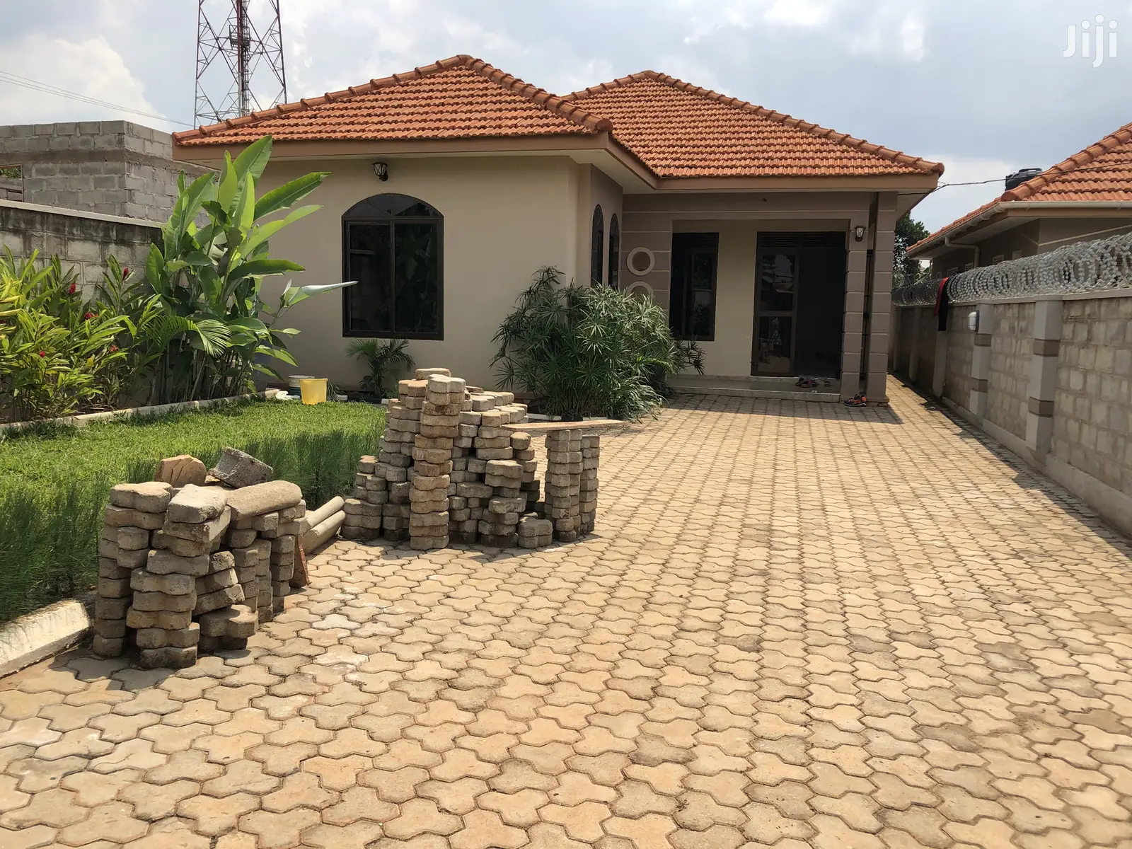 Classic Bungalow in Najjera for Sell