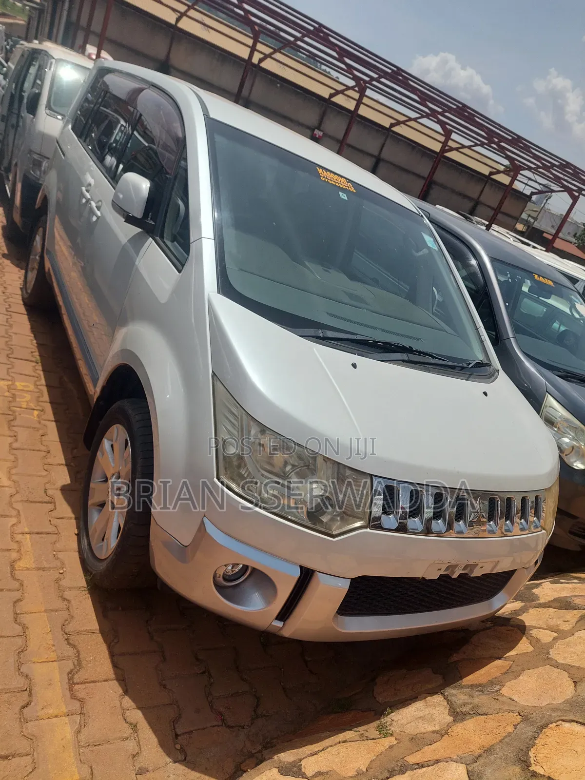Mitsubishi Delica 2011 White