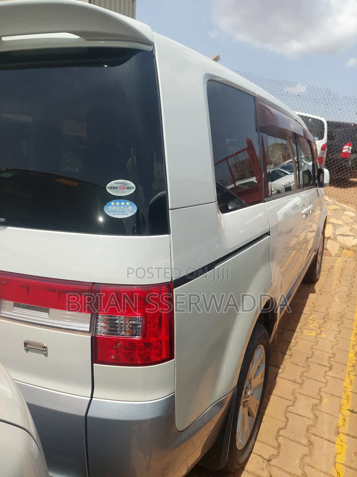 Mitsubishi Delica 2011 White