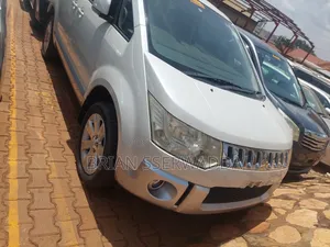 Mitsubishi Delica 2011 White
