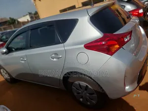 Toyota Auris 2012 Silver