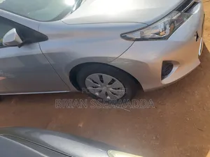 Toyota Auris 2012 Silver