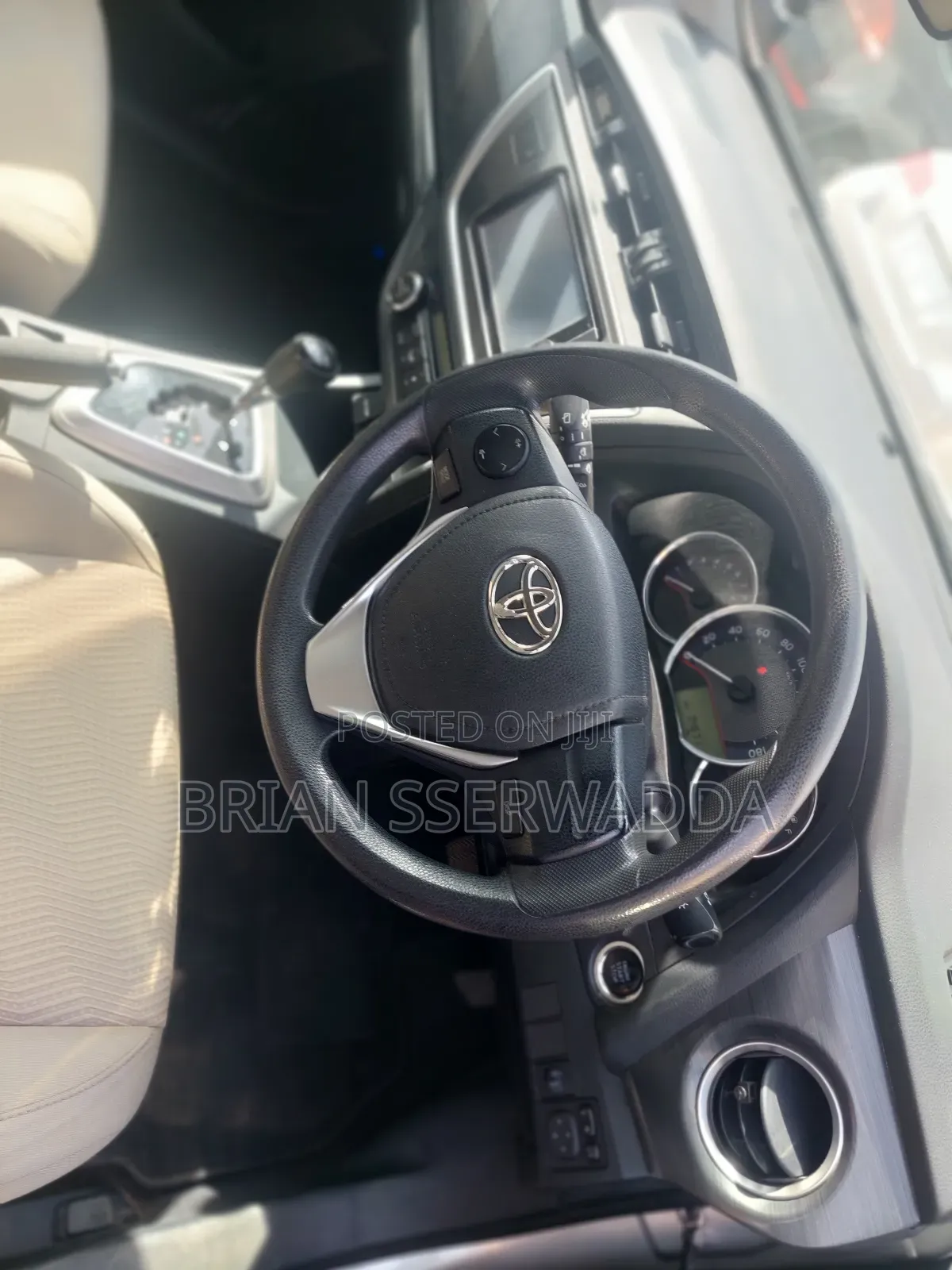 Toyota Auris 2012 Silver