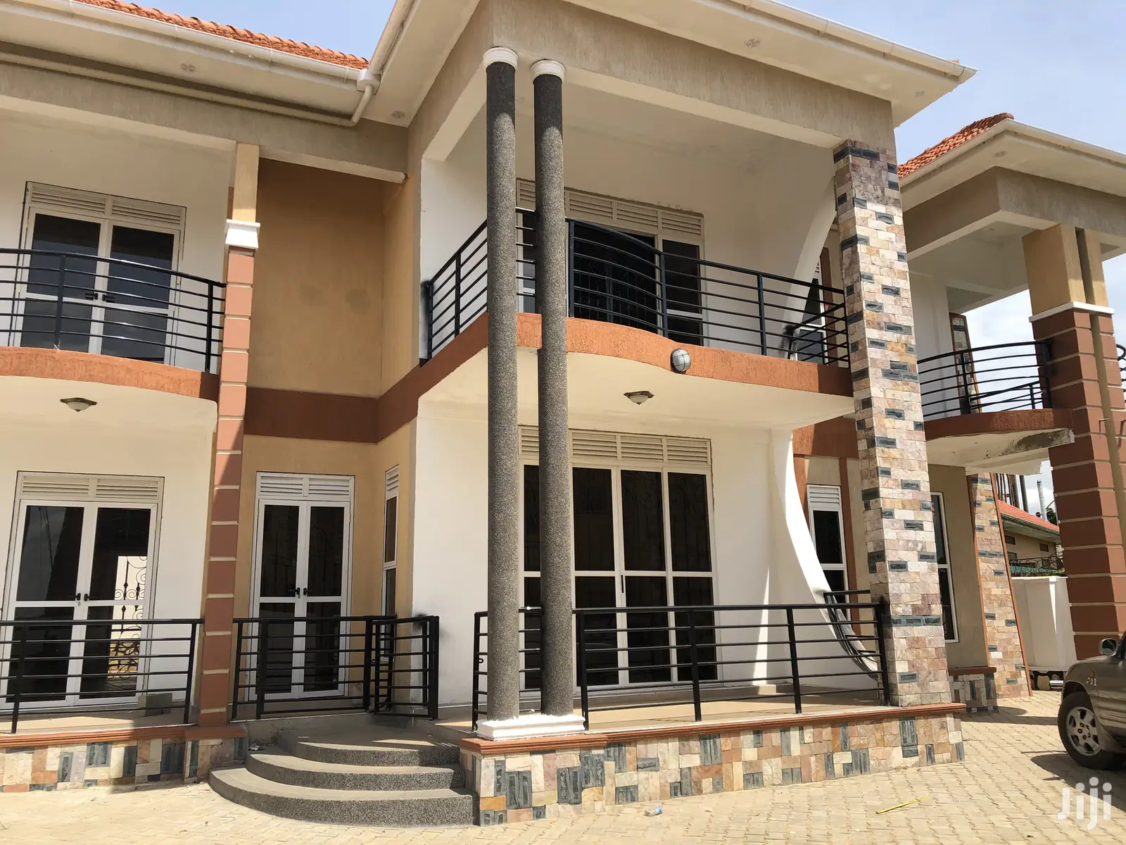 Najjera Very Large Multi Family House on Sell