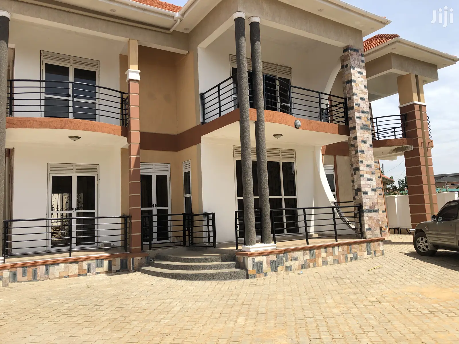 Najjera Very Large Multi Family House on Sell