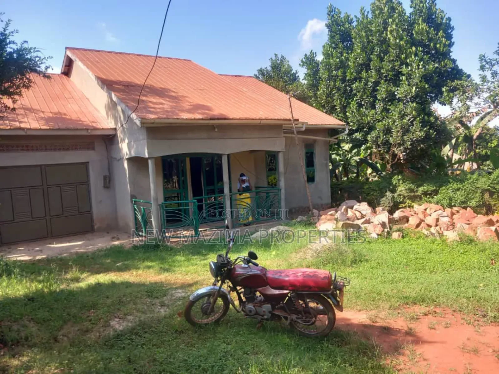 3bdrm Bungalow in Nsangi Maya Town, Central Division for sale