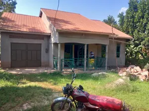 3bdrm Bungalow in Nsangi Maya Town, Central Division for sale