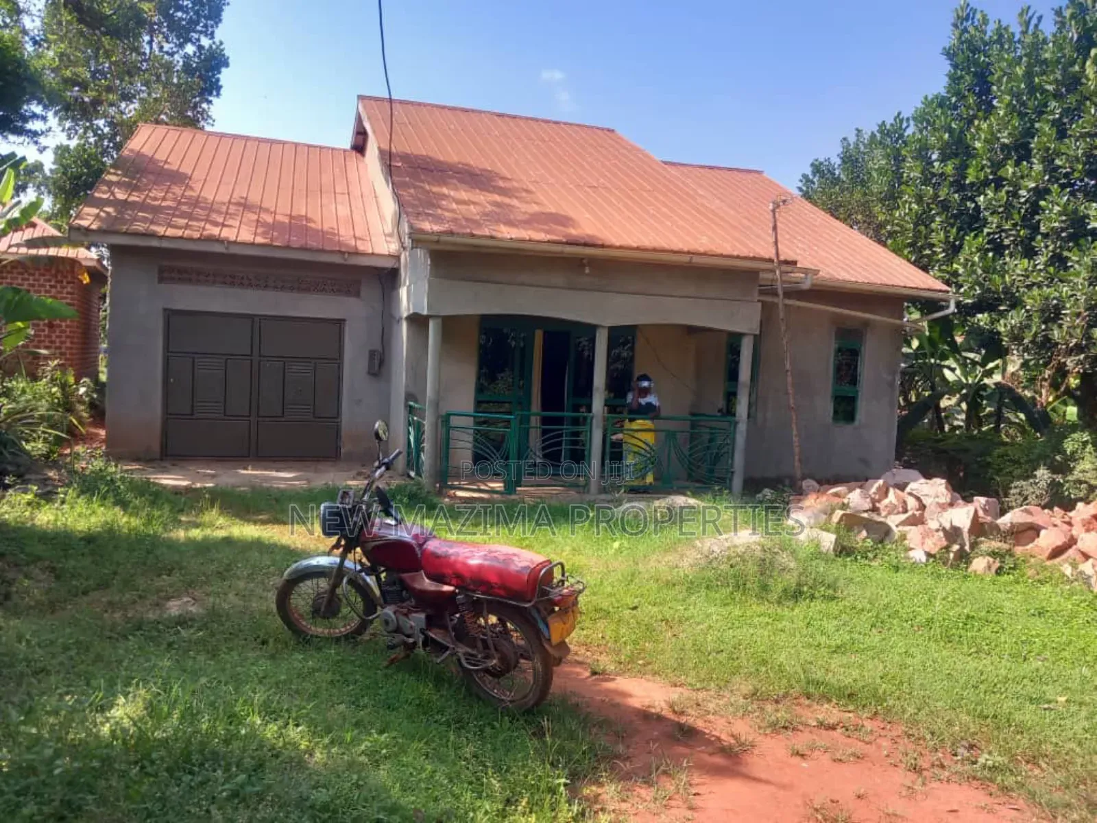 3bdrm Bungalow in Nsangi Maya Town, Central Division for sale