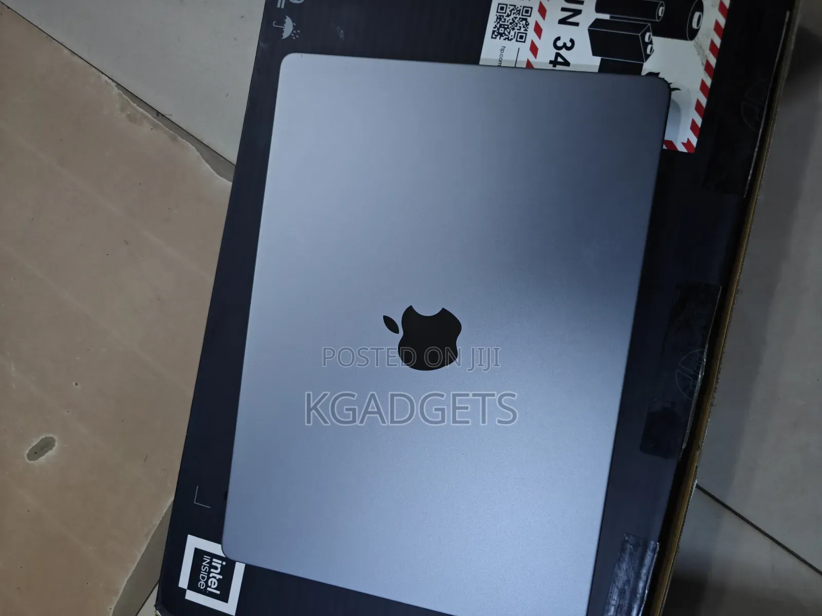 Laptop Apple MacBook Pro 2023 M3 14-Inch 18GB Apple M3 Pro SSD 512GB