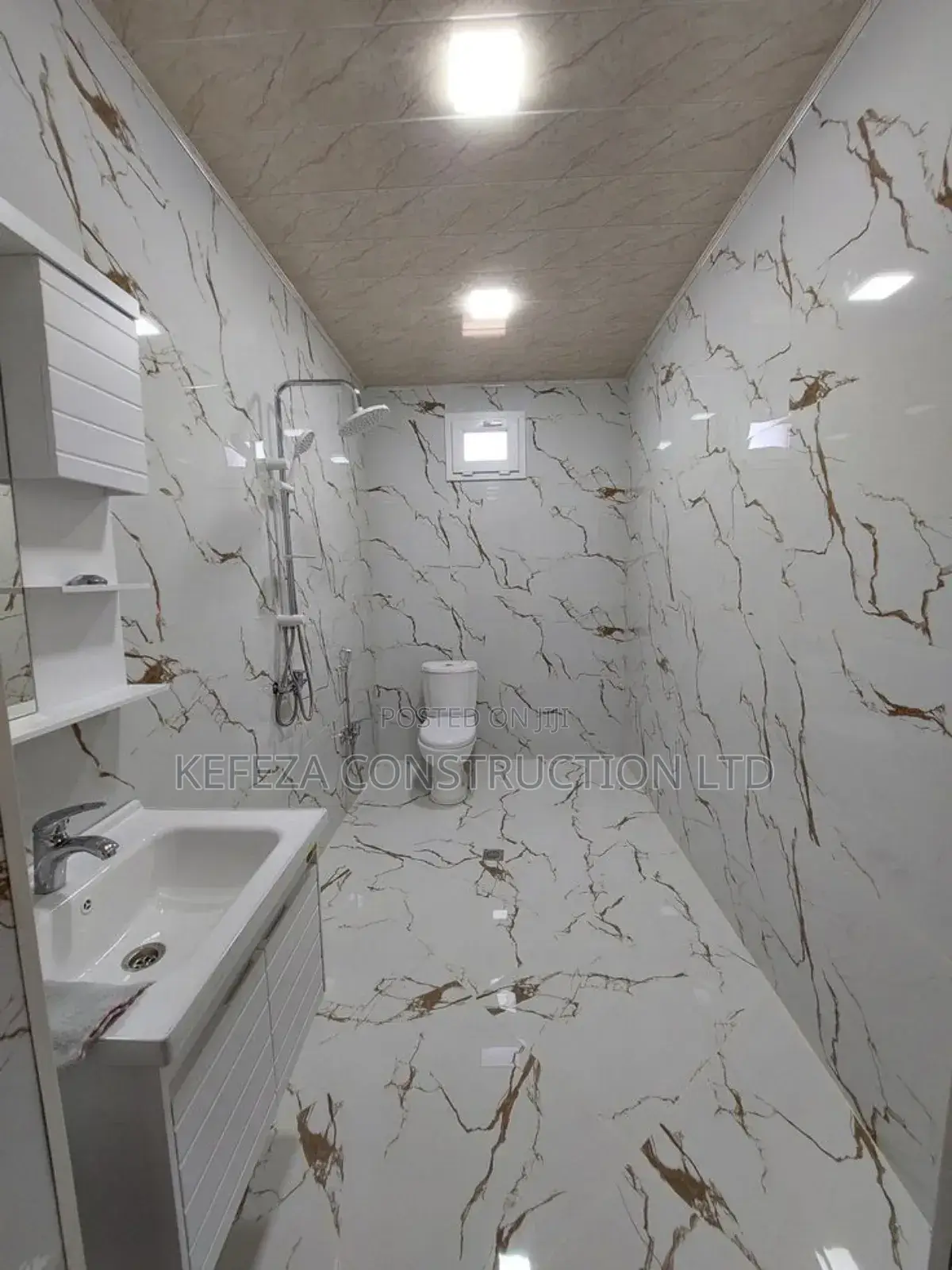 Unique Bathroom Space Construction