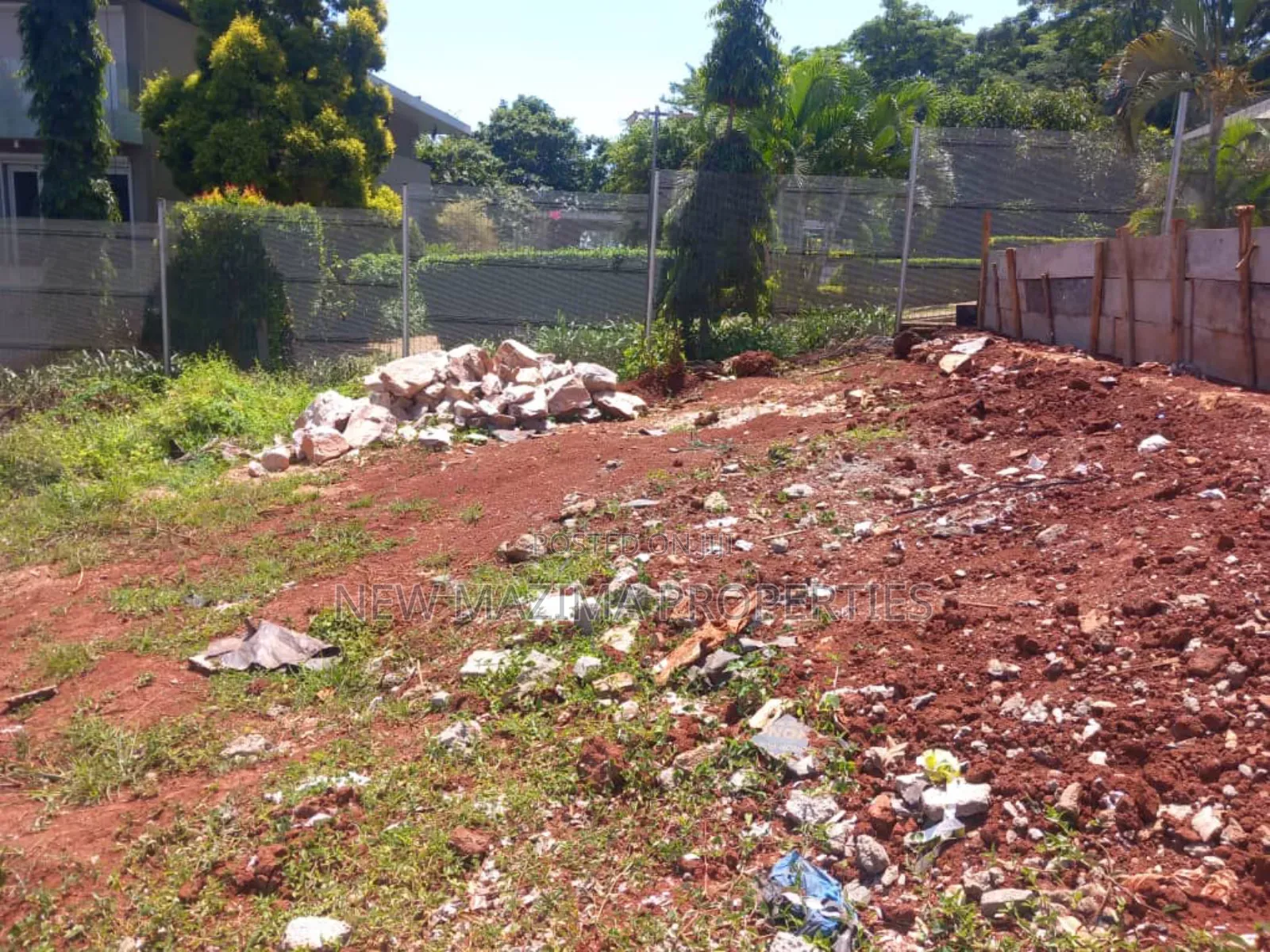 Vert Hot Plot With Ready Private Title on Table on Forced Sale Kigo