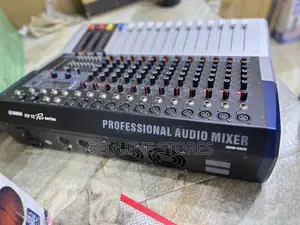 Yamaha Pro Amp Mixer (Kv-12) / Professional Mixer