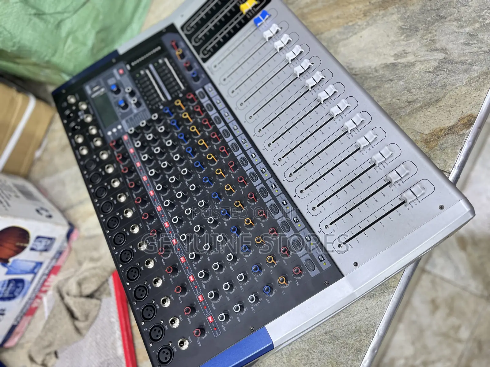 Yamaha Pro Amp Mixer (Kv-12) / Professional Mixer
