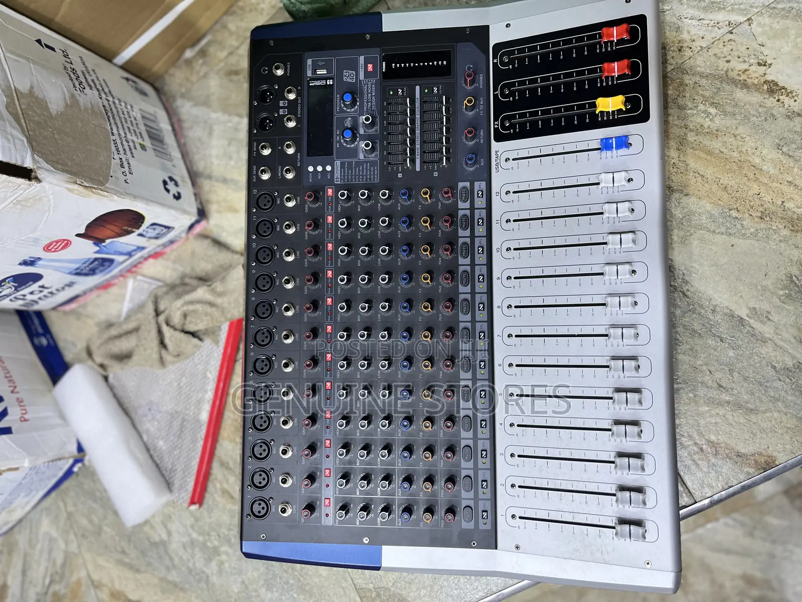 Yamaha Pro Amp Mixer (Kv-12) / Professional Mixer