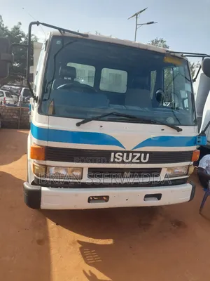 Isuzu Forward 1990 White