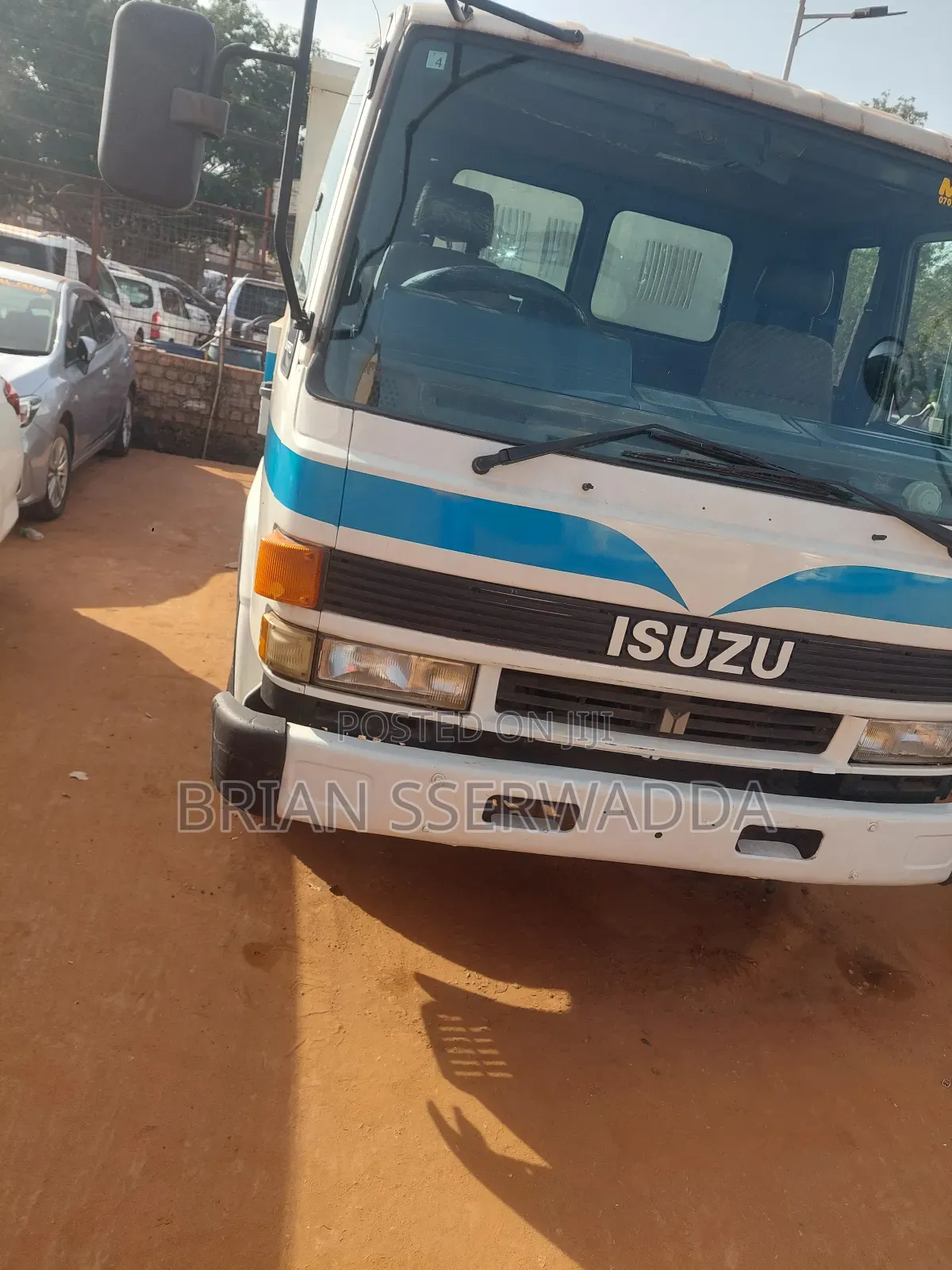 Isuzu Forward 1990 White