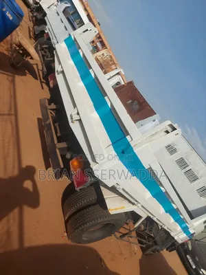 Isuzu Forward 1990 White