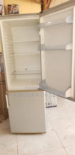 Hisence 330litres Fridge Double Door