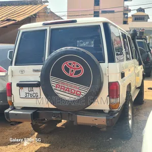Toyota Land Cruiser 2007 White