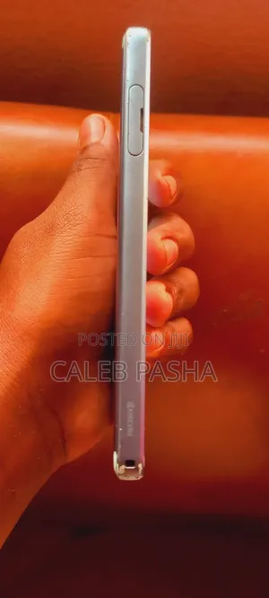 Kyocera Basio 4 32 GB Blue