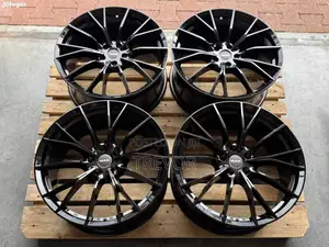 Advanti Racing Alloy Wheels With a Multi-Spoke Design.Size 18.