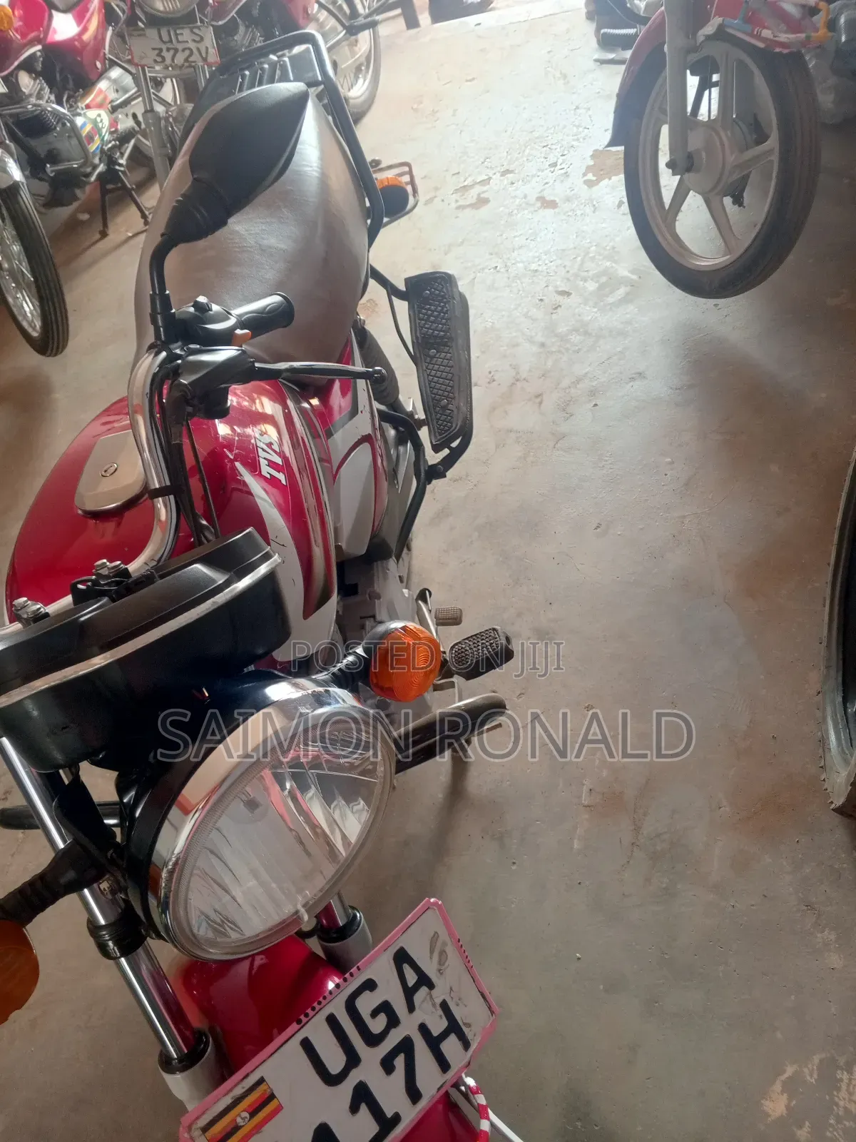 TVS HLX 125 2022 Red