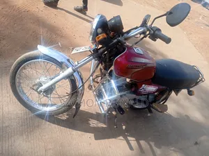 Bajaj Boxer 100 2017 Red