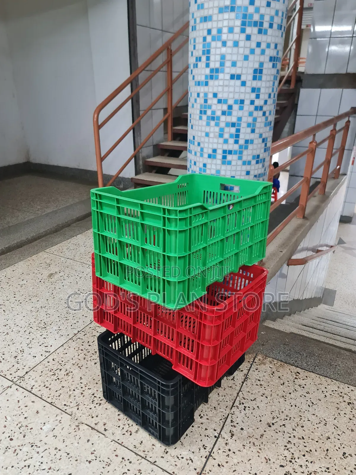 Chaise Plastic Crates Plastic Crates