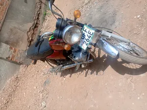 Bajaj Boxer 100 2019 Red
