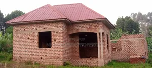 2bdrm House In Buwambo, Central Division For Sale