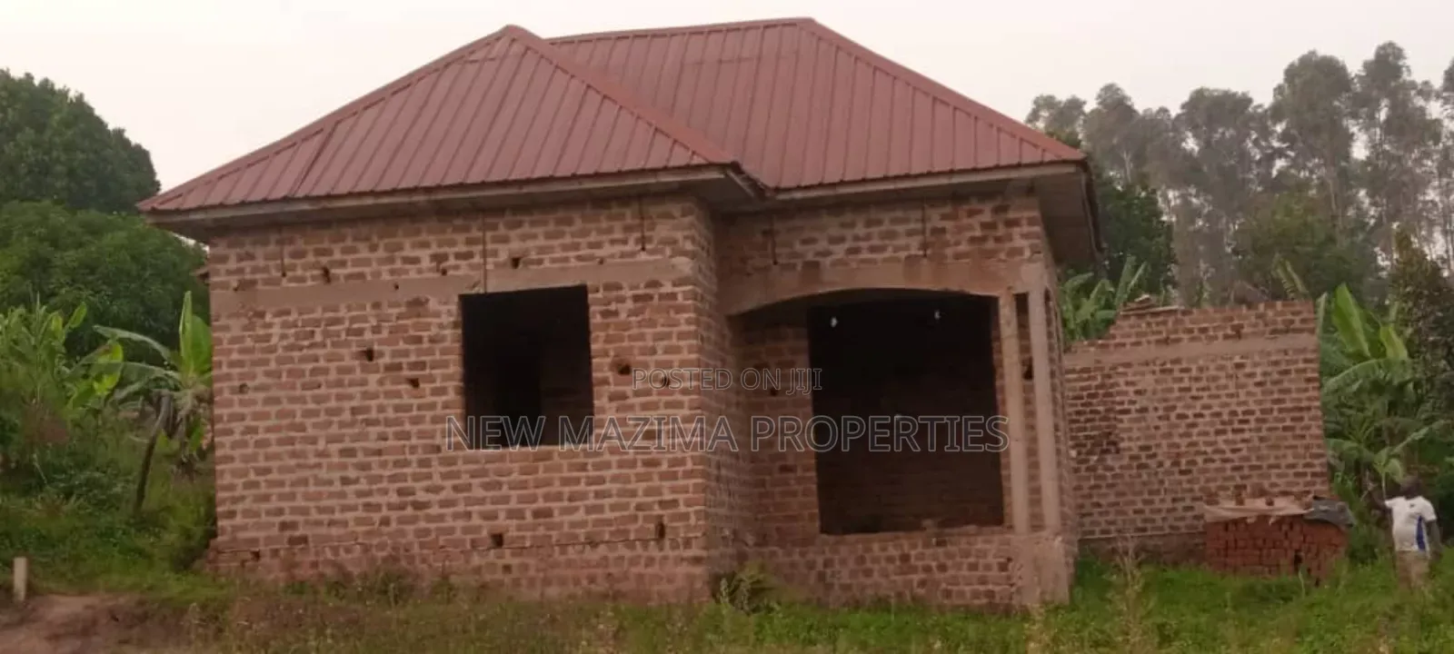 2bdrm House In Buwambo, Central Division For Sale