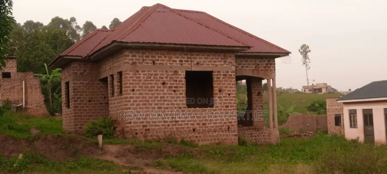 2bdrm House In Buwambo, Central Division For Sale