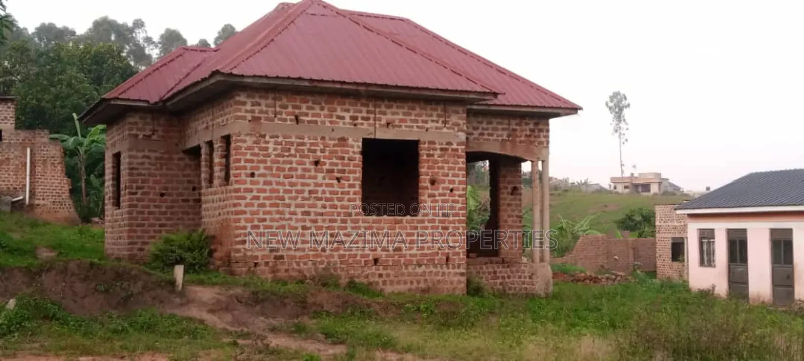 2bdrm House In Buwambo, Central Division For Sale