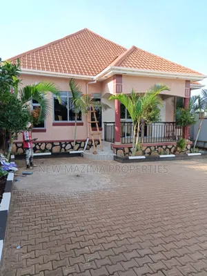 3bdrm Bungalow in Kitende Ntebe Rd, Central Division for sale