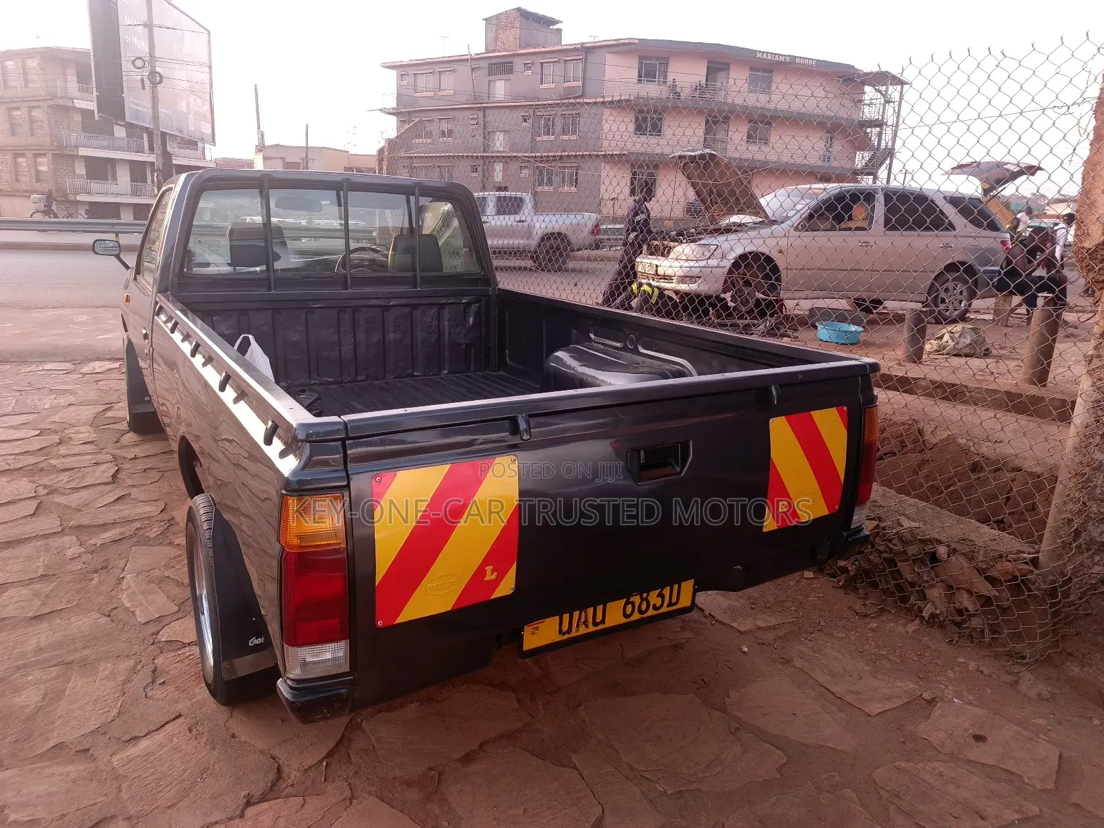 Nissan Pick-Up 1999 Gray