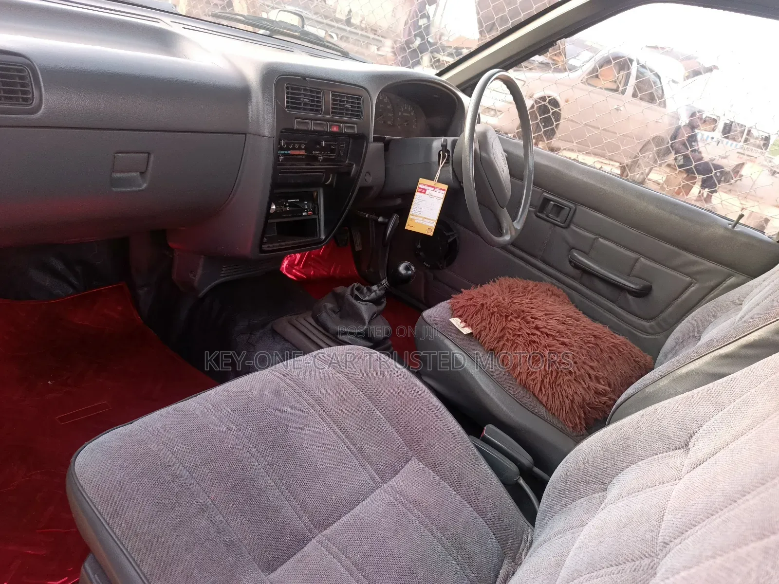 Nissan Pick-Up 1999 Gray