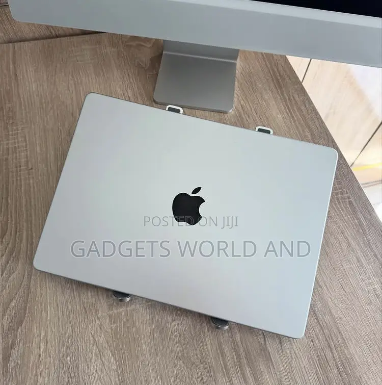 New Laptop Apple MacBook Pro 2023 M2 Pro 14-Inch 16GB SSD 512GB