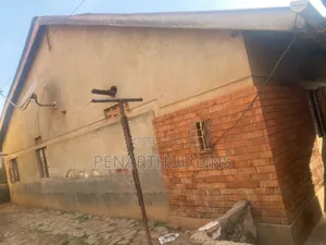 Furnished 8bdrm Bungalow in Kanyanya, Central Division for sale