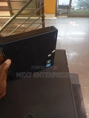 Desktop Computer Lenovo ThinkCentre M715 4GB Intel Core I3 HDD 320GB