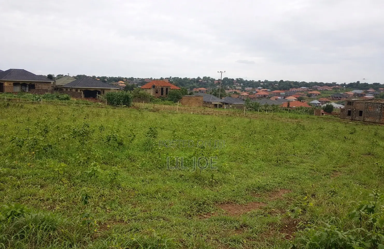 Land 32 by 100 in Busiu
