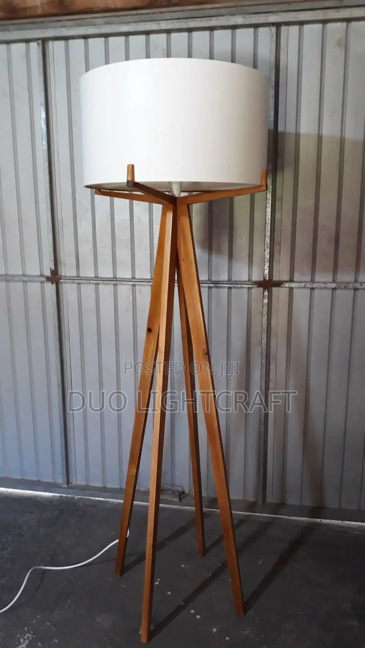 Tripod Stand Floor Lamp – Stylish Modern Lighting.