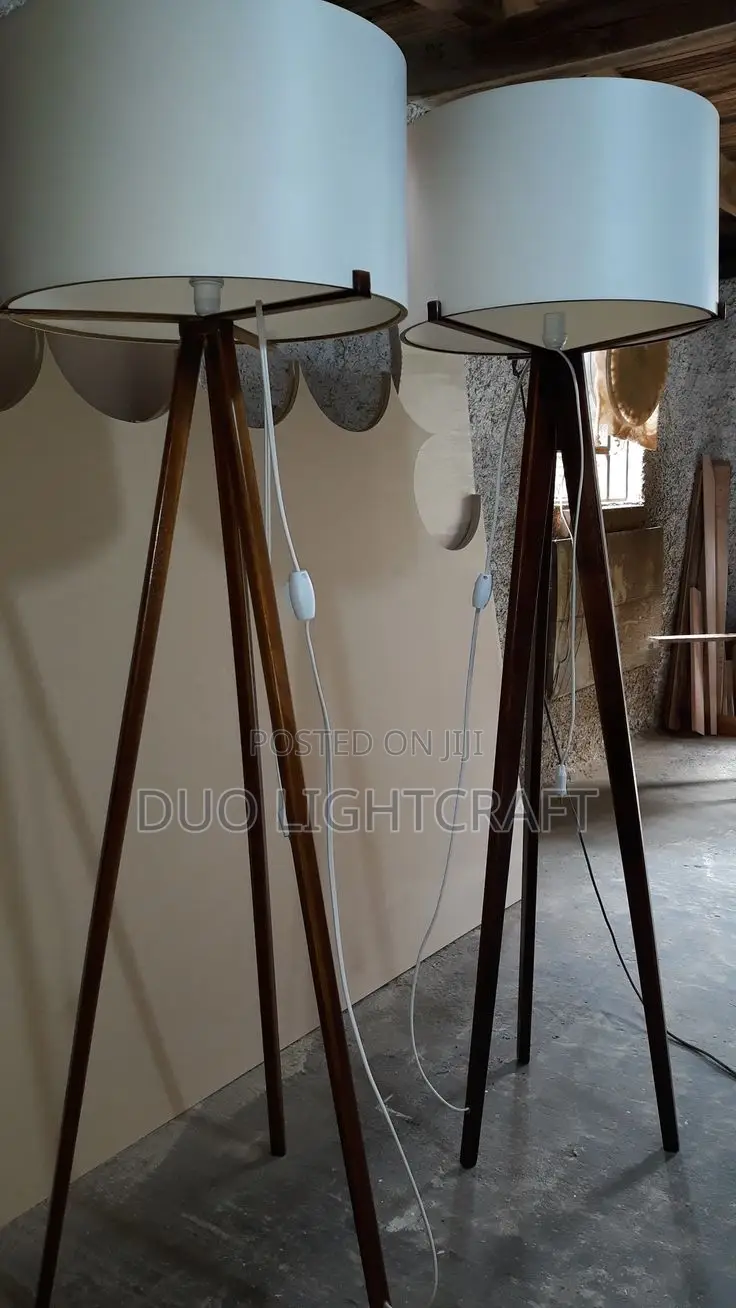 Tripod Stand Floor Lamp – Stylish Modern Lighting.