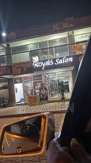 Unisex Salon