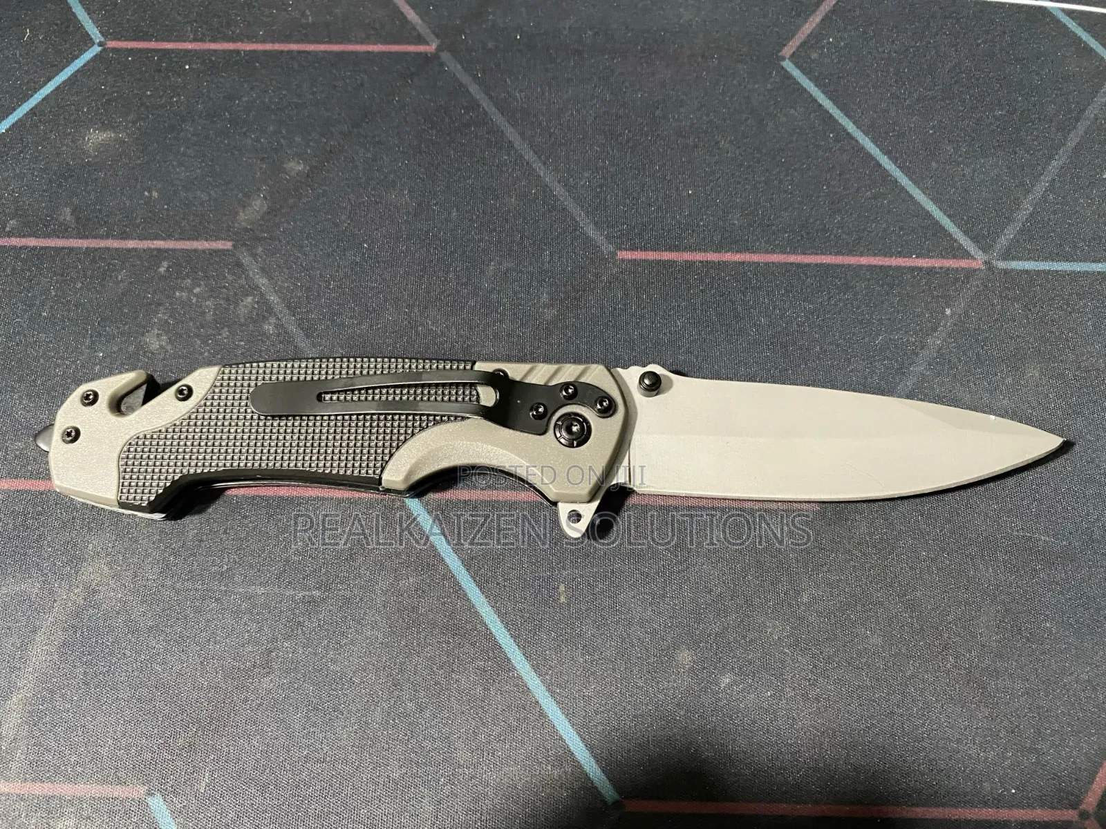 3-in-1 Survival Pocket Knife With Glass Breaker And Belt Cutter