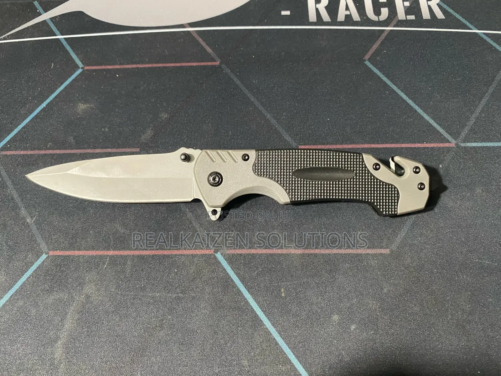 3-in-1 Survival Pocket Knife With Glass Breaker And Belt Cutter