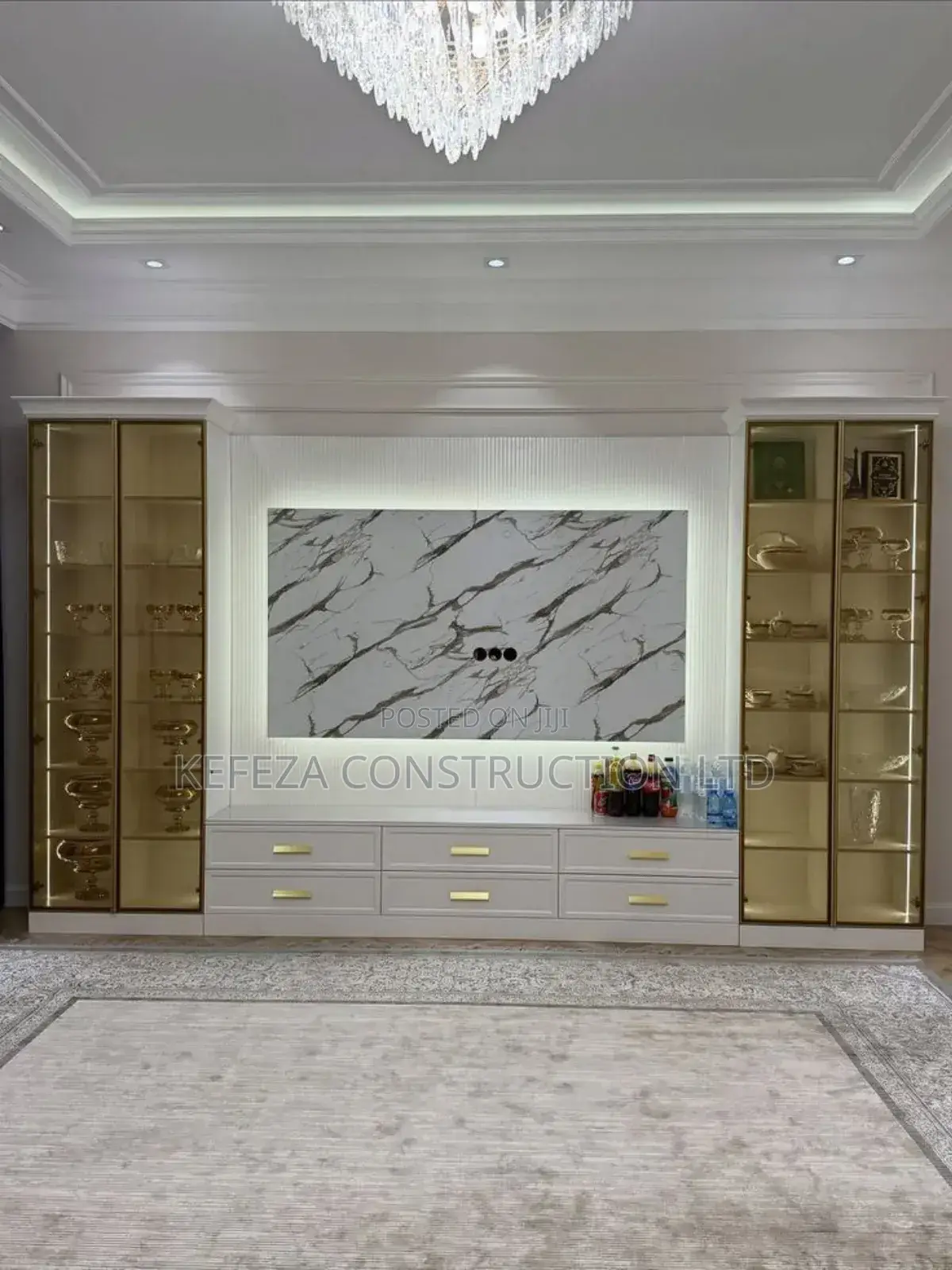 Glass Tv Unit in Muyenga